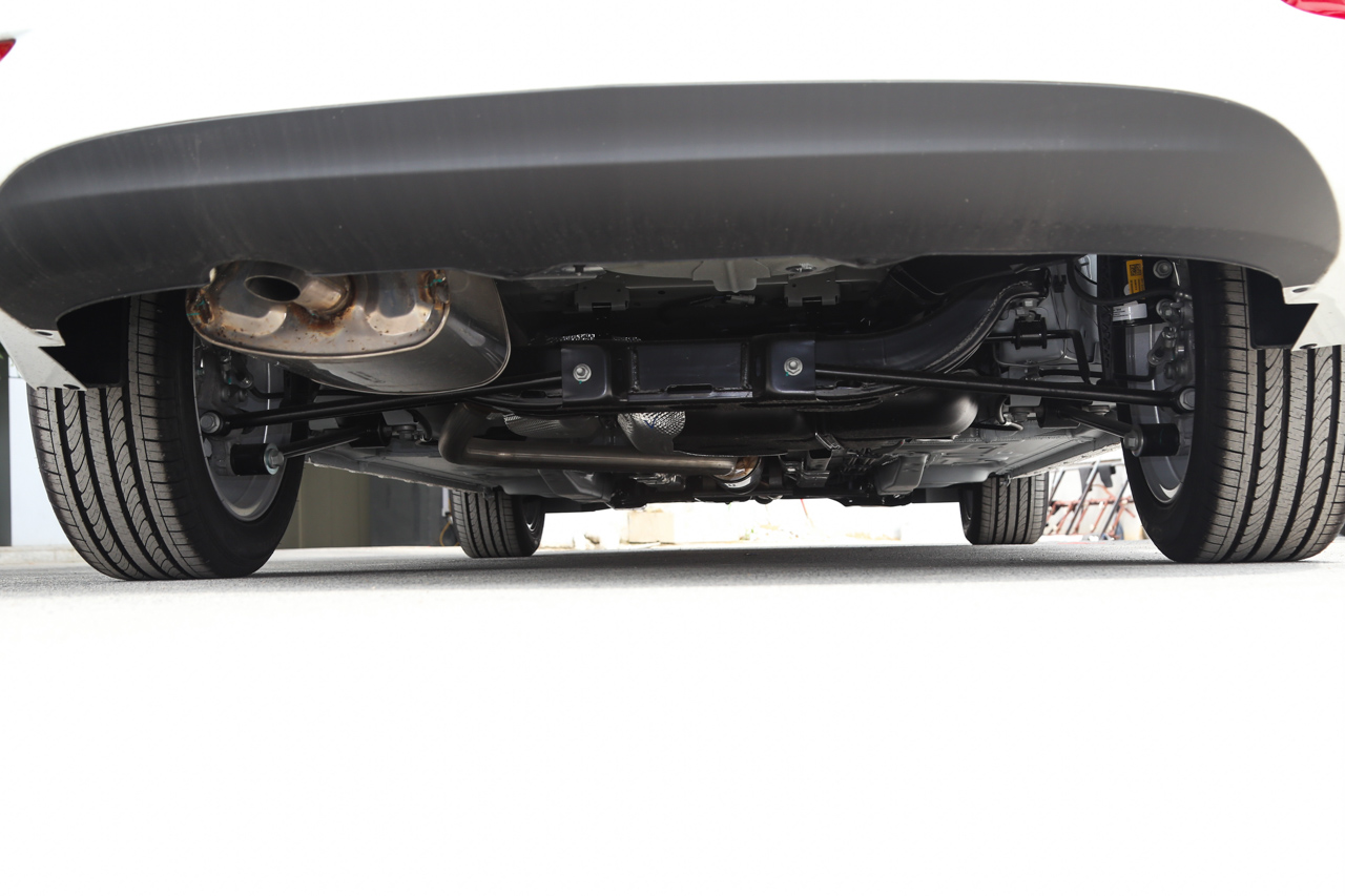 2016款英朗1.5L自动精英型15N 雪域白