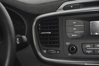 2016款索兰托L 2.2T自动柴油4WD定制版5座国IV