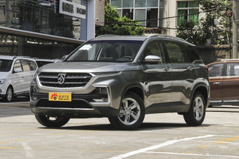 2018款宝骏530 1.5T DCT豪华型 