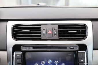 2017款哈弗H8 2.0T自动汽油四驱尊享型