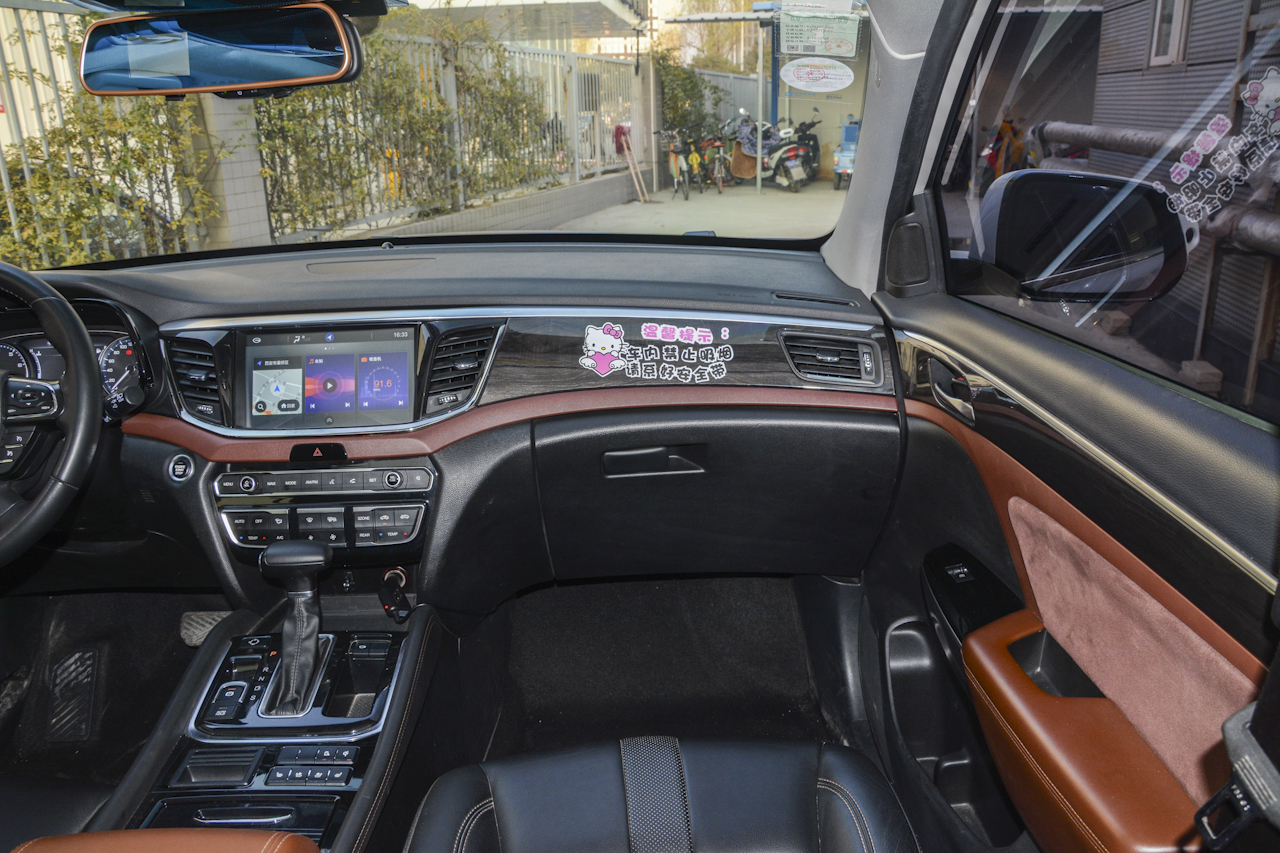 2017款传祺GS8 2.0T自动两驱豪华智联版320T