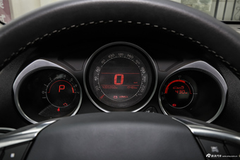 2015款雪铁龙C4L 1.8L自动尊贵版