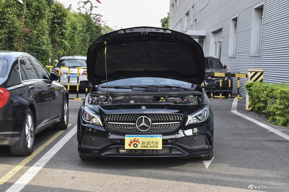 2017款奔驰CLA级改款 2.0T自动220 4MATIC
