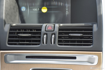 2017款沃尔沃XC60 2.0T自动T5 智进版