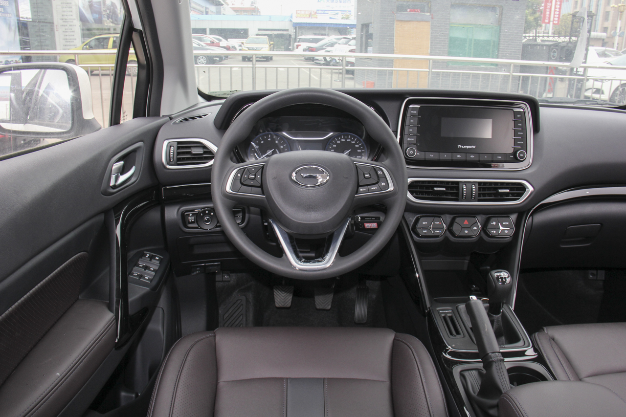 2018款传祺GS4 1.3T手动两驱精英版200T