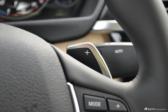 2018款宝马3系2.0T自动320Li 领先型豪华套装