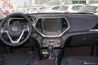 2016款自由光2.4L自动75周年致敬版