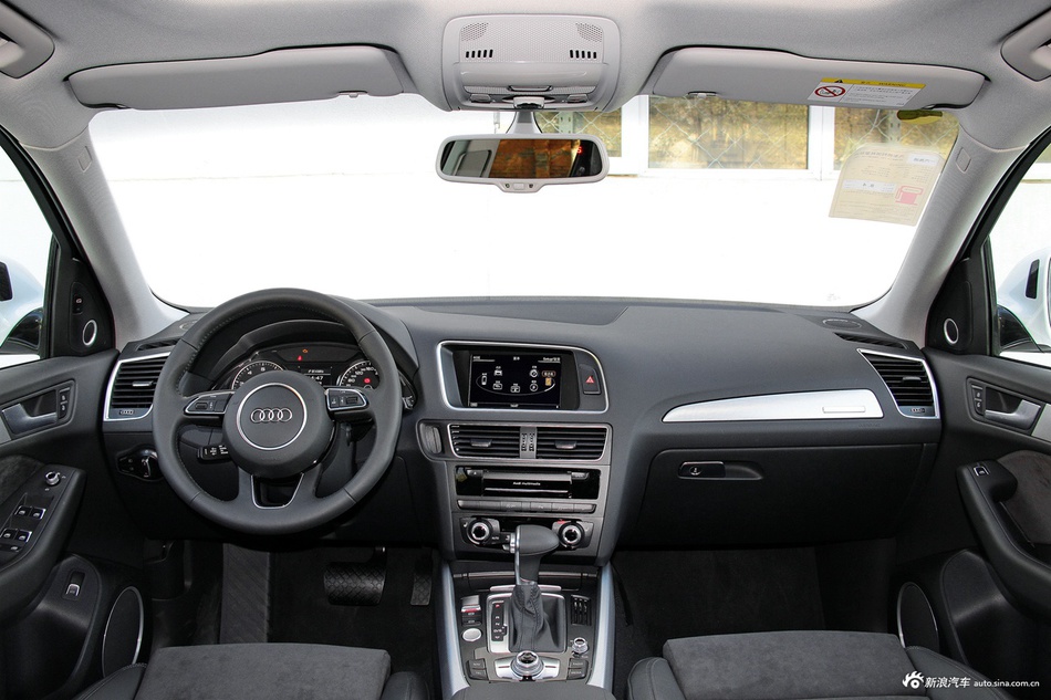 2017款奥迪Q5 2.0T自动40TFSI豪华型（白）