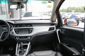 2017款吉利远景X3 1.5L自动尊贵型