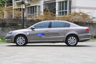 2016款迈腾1.8T自动TSI智享舒适型