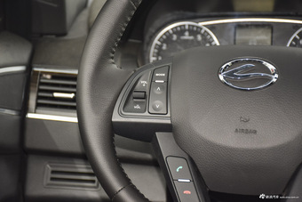 2015款陆风X7 2.0T自动全景尊贵版