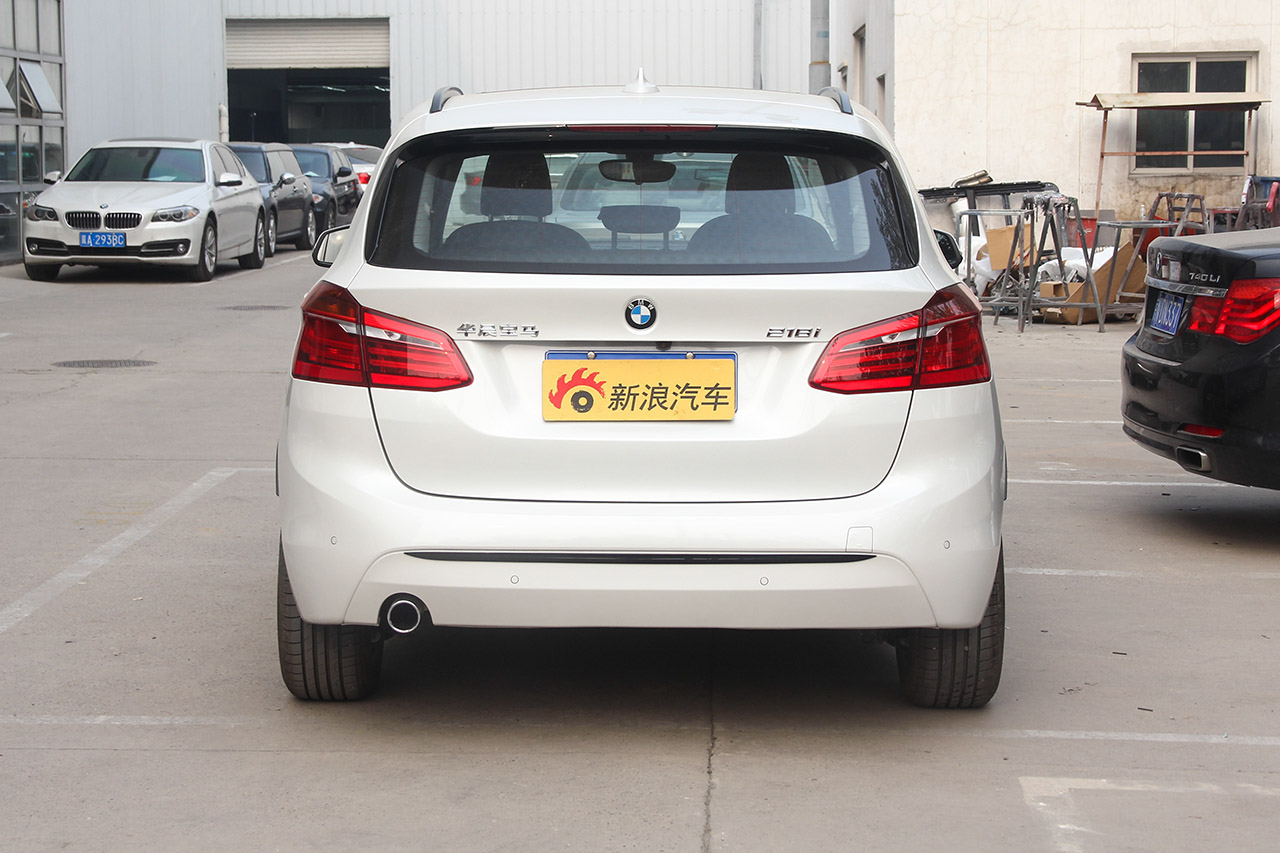 2016款宝马2系旅行车218i 1.5T自动运动设计套装