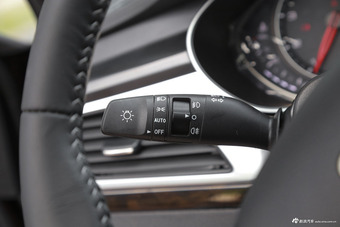 2016款众泰Z700 1.8T自动DCT尊贵型