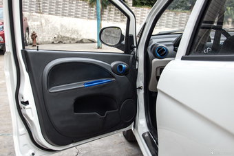 2017款奔奔mini-e 舒适型