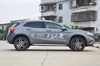 2016款奔驰GLA级 GLA200 1.6T自动时尚型