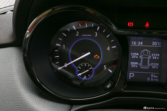 2018款驭胜S350 2.0T自动四驱柴油超豪华版5座