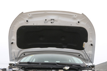 2018款标致308 1.6L自动时尚版