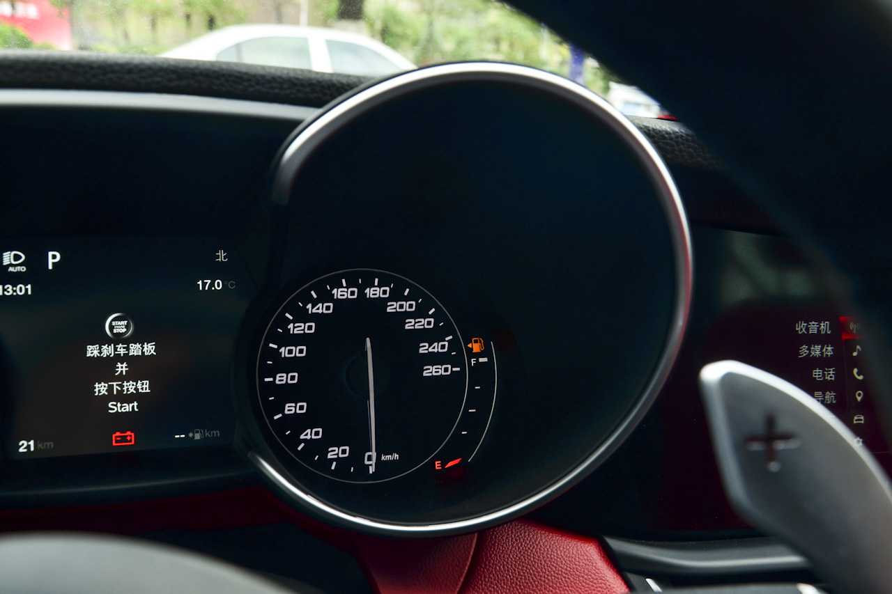 2017款Giulia 2.0T自动280HP豪华版