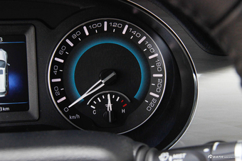 2017款哈弗H2 1.5T手动两驱精英型红标