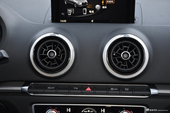 2018款奥迪A3 30周年型2.0T自动Sportback 40 TFSI风尚型