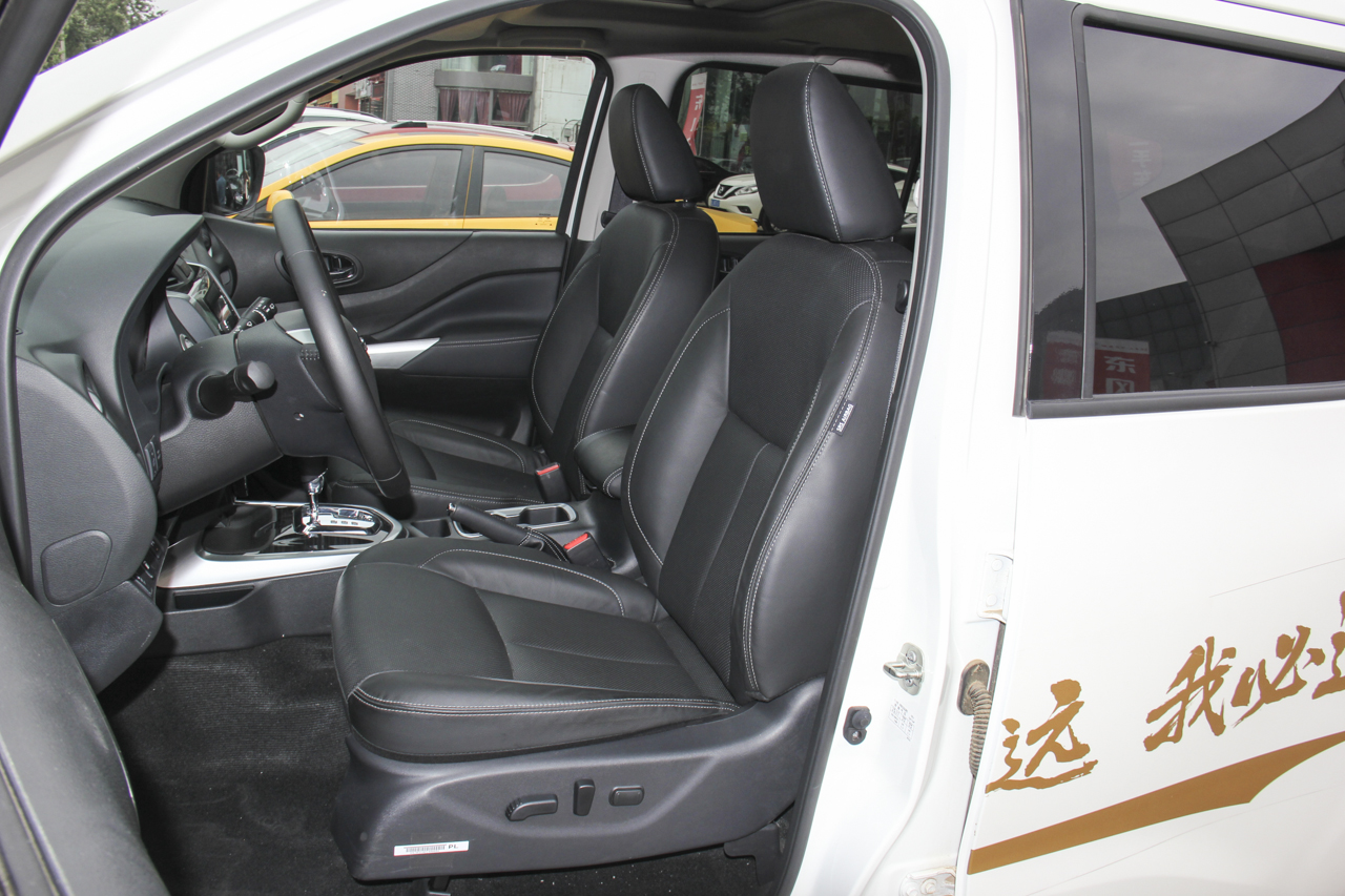 2018款途达 2.5L自动四驱旗舰版