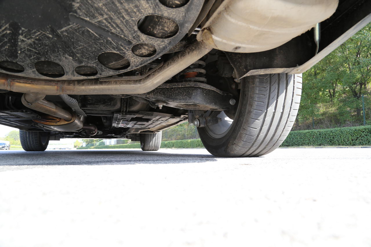 2017款传祺GS8 2.0T自动两驱尊贵版320T