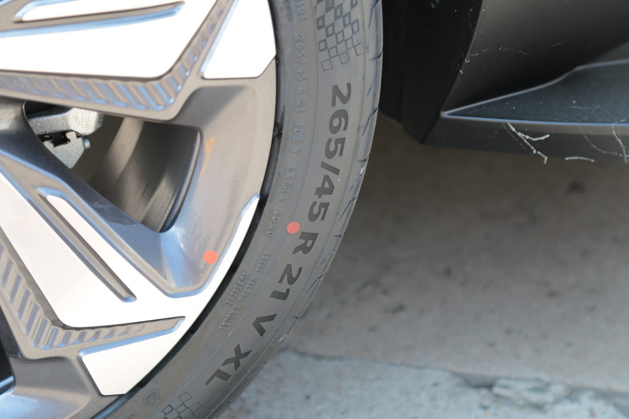 2017上汽大通D90 2.0TGI自动四驱高配版