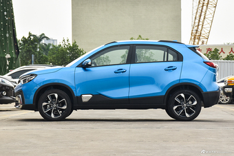 2017款风神AX4 1.6L手动潮尚型