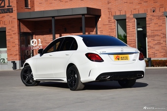 2019款奔驰C级C 260 2.0T自动运动版4MATIC