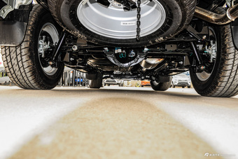 2016款萨瓦纳2.0T自动四驱汽油尊享版5座