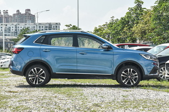 2018款荣威RX3 1.6L手动旗舰版