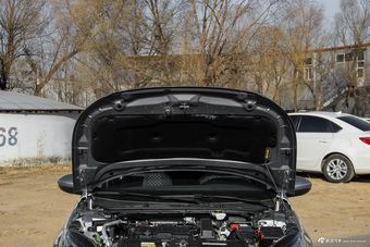 2016款标致308 1.6L自动时尚版