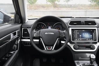 2017款哈弗H6 Coupe 2.0T手动两驱都市型红标