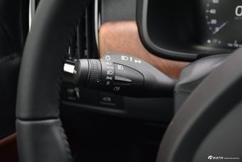 2019款沃尔沃S90 2.0T自动T5智远版