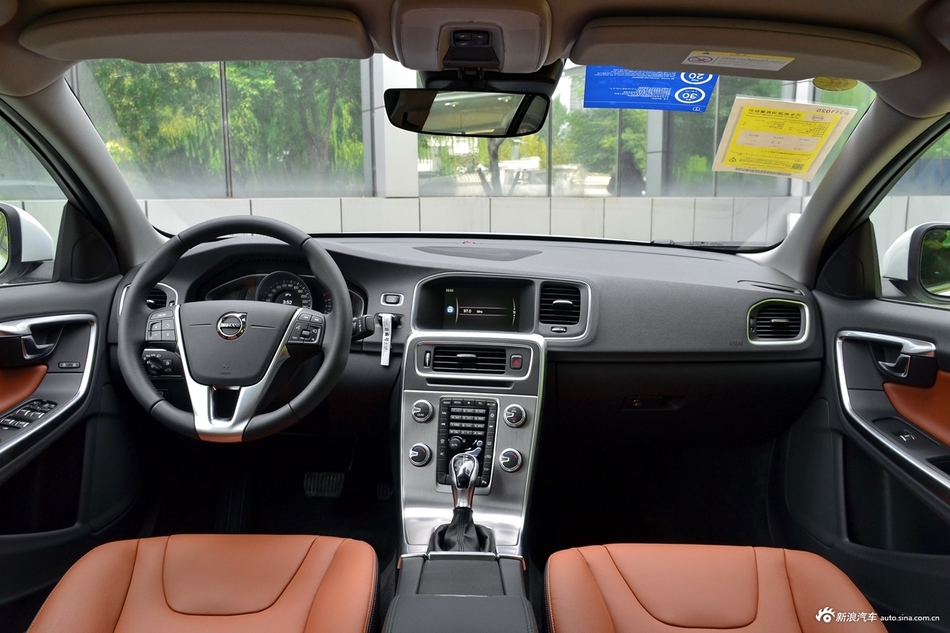 2019款沃尔沃S60L 1.5T自动T3智进版