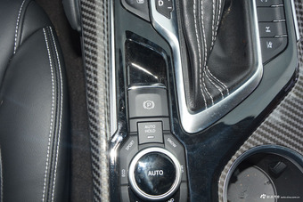 2017上汽大通D90 2.0T自动四驱北极星