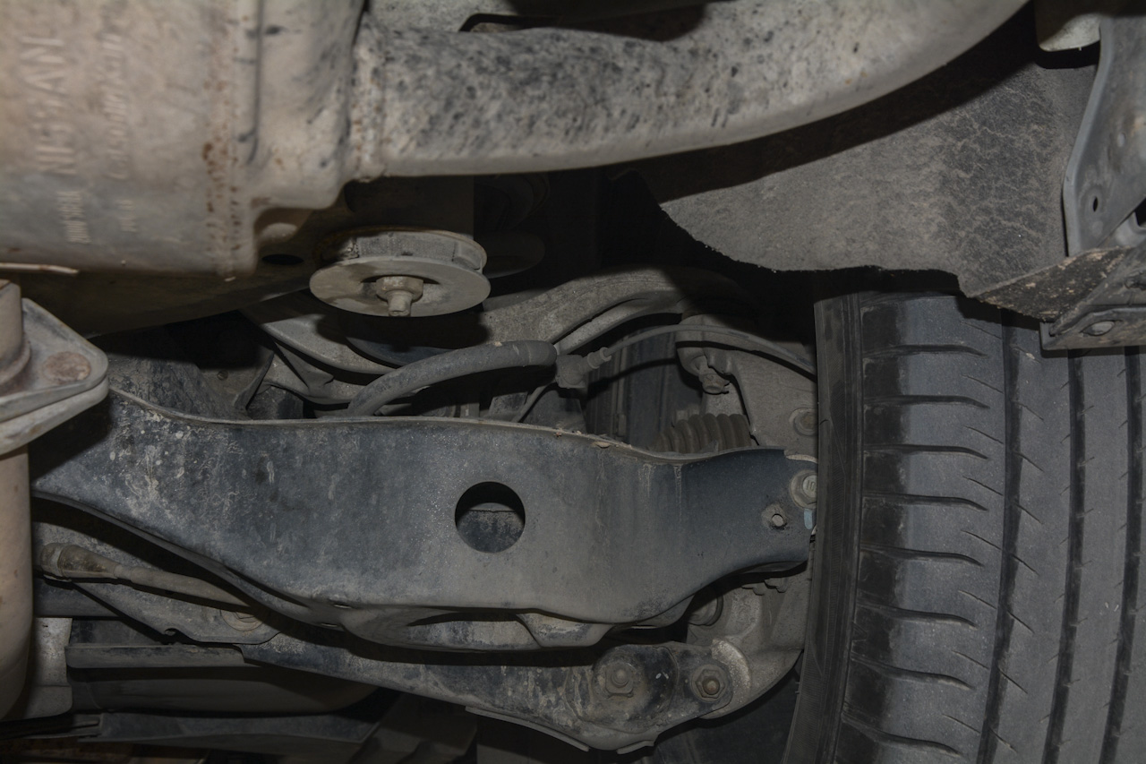 2017款楼兰2.5L自动S/C XV HEV混动四驱旗舰版