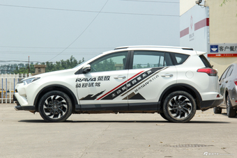 2016款RAV4荣放 2.5L自动四驱尊贵版
