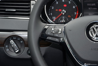 2017款速腾1.4T自动豪华型230TSI