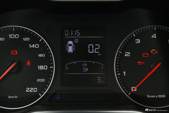 2017款名爵ZS 1.5L手动精英版 