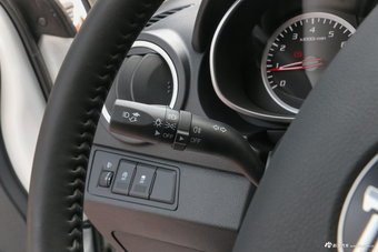 2018款奔腾X40网红版 1.6L手动豪华型