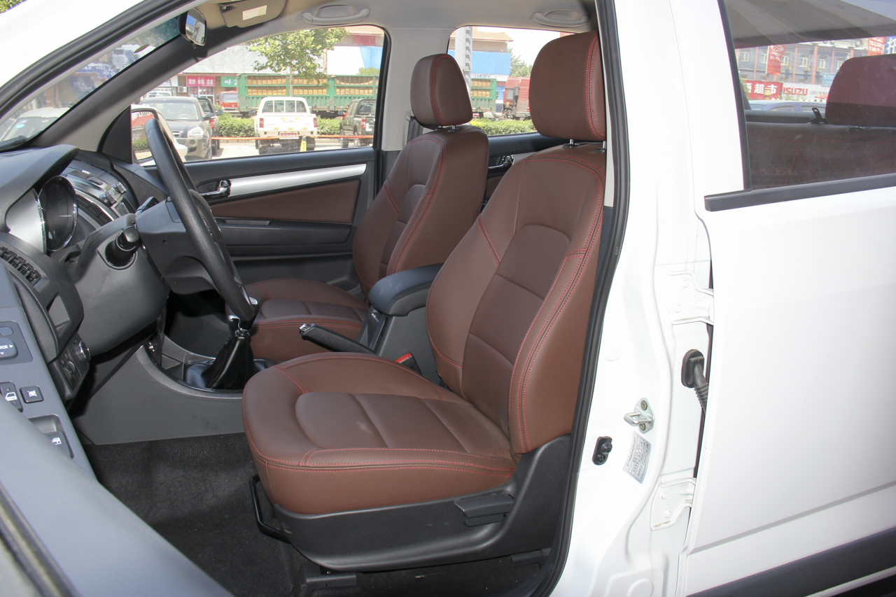 2018款庆铃TAGA 3.0T手动四驱豪华版