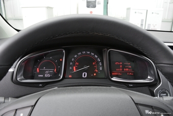 2017款DS 6 1.6T自动豪华版THP160