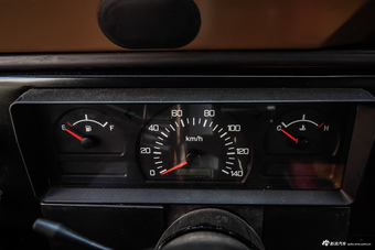 2016款BJ 212 2.0L手动三角门四驱豪华型 国V