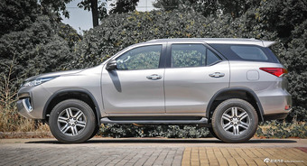 20万真正的越野车 丰田奔跑者性能秒掉同级一切SUV