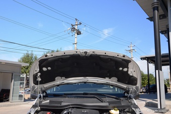 2016款奔驰威霆2.0T自动精英版 太空银