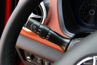 2016款北汽幻速S3L 1.5L手动尊贵型