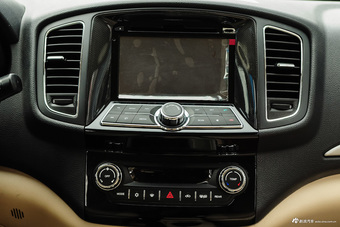 2016款萨瓦纳2.0T手动四驱汽油豪华版5座