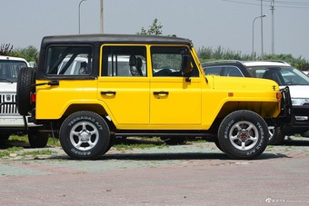 2016款BJ 212 2.0L手动方门四驱豪华型 国V