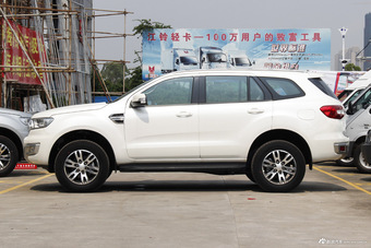 2016款撼路者2.0T自动两驱豪华版汽油 珠光白